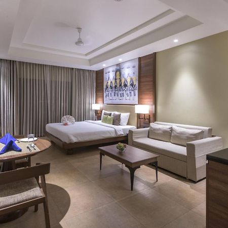 Hotel Club Mahindra Ashtamudi Nīndakara Esterno foto