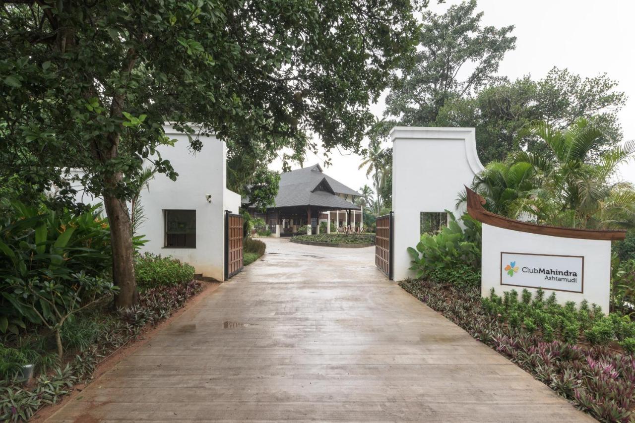Hotel Club Mahindra Ashtamudi Nīndakara Esterno foto