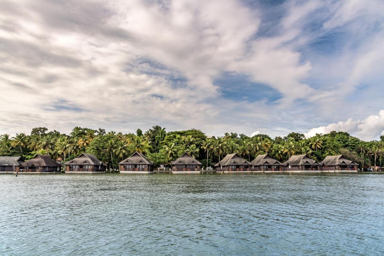 Hotel Club Mahindra Ashtamudi Nīndakara Esterno foto