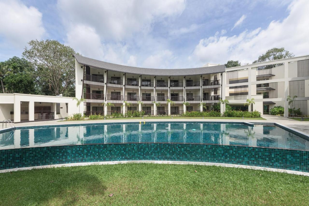 Hotel Club Mahindra Ashtamudi Nīndakara Esterno foto