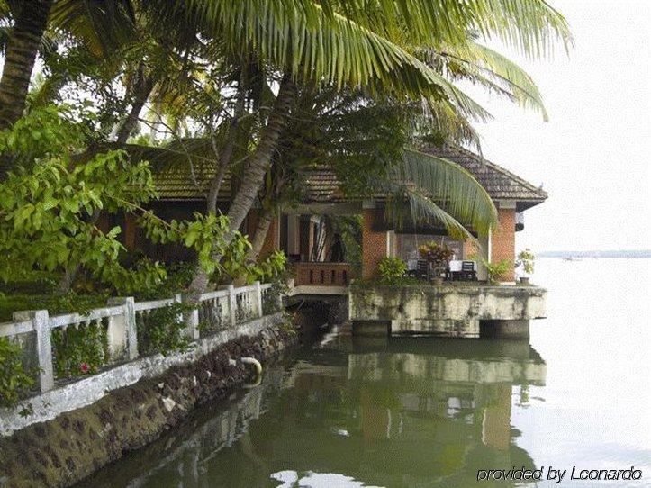 Hotel Club Mahindra Ashtamudi Nīndakara Esterno foto