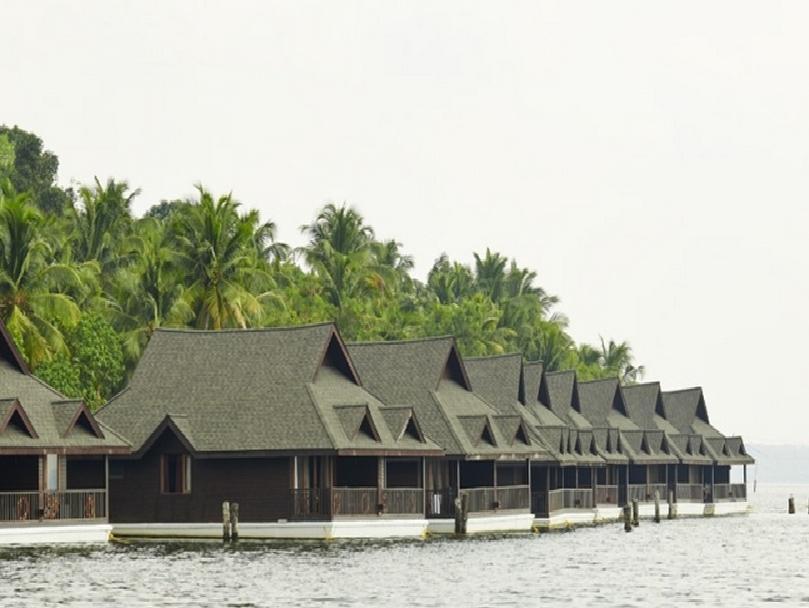 Hotel Club Mahindra Ashtamudi Nīndakara Esterno foto