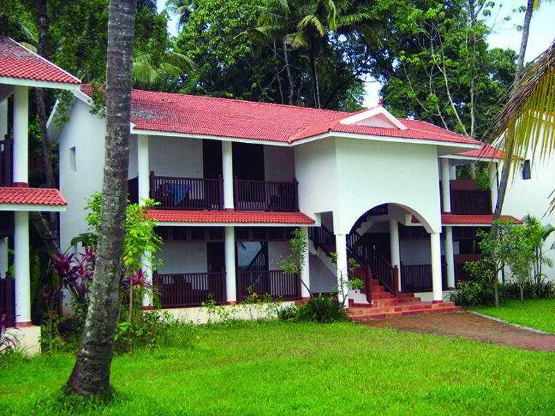 Hotel Club Mahindra Ashtamudi Nīndakara Esterno foto