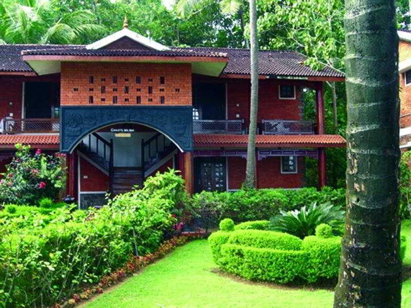Hotel Club Mahindra Ashtamudi Nīndakara Esterno foto
