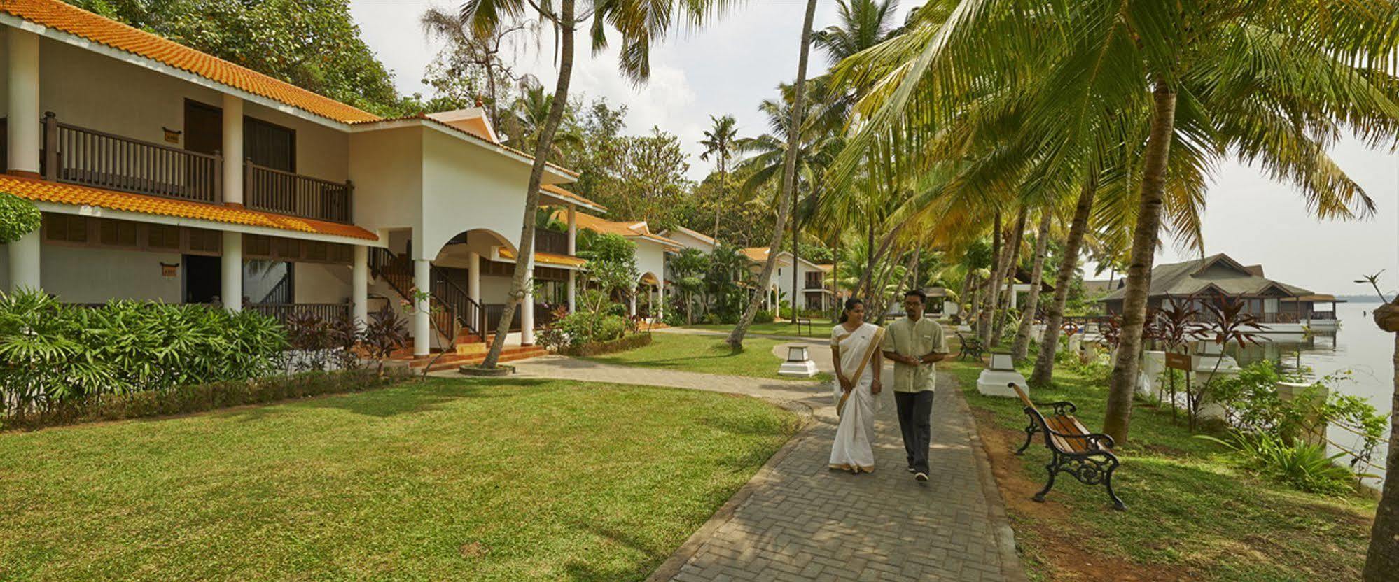 Hotel Club Mahindra Ashtamudi Nīndakara Esterno foto