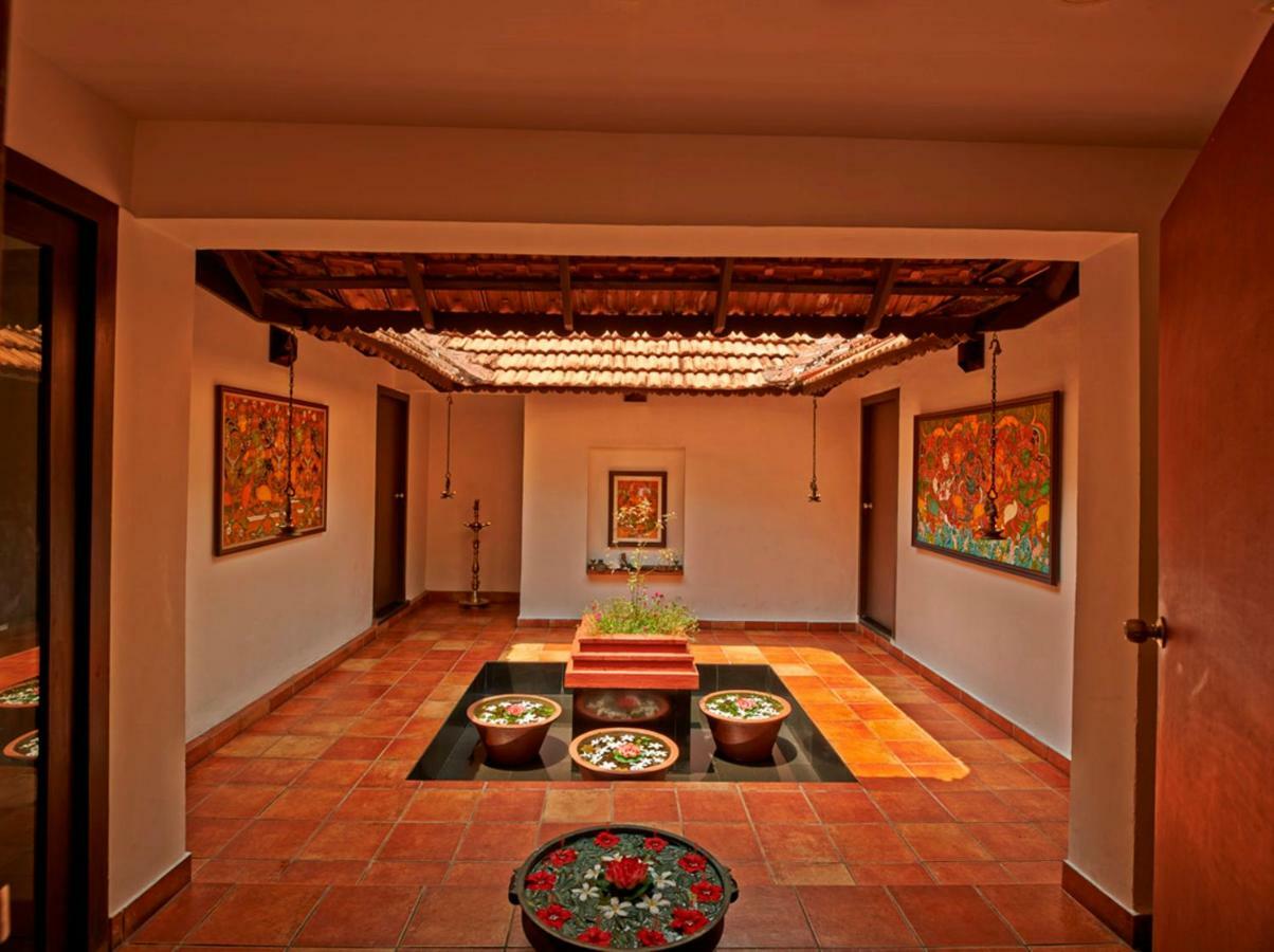 Hotel Club Mahindra Ashtamudi Nīndakara Esterno foto